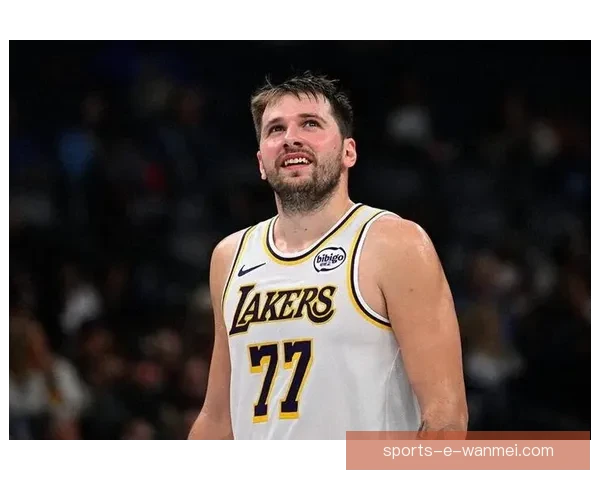 东契奇狂砍33分创历史纪录詹姆斯末节爆发率湖人逆转独行侠_8dy694ik